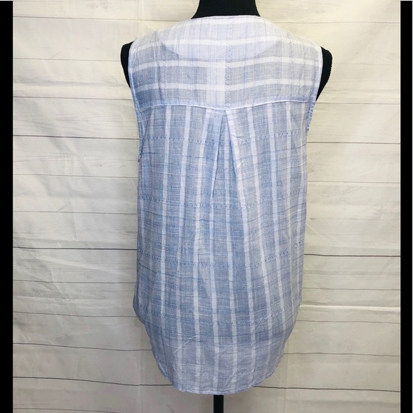 New! Francesca’s Chambray Sleeveless Blouse - Picture 3 of 7